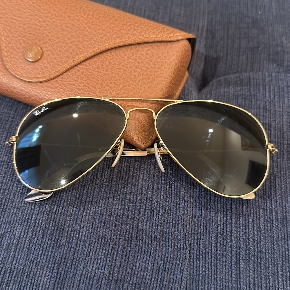 Ray Ban Aviator sunglasses gold metal frame Dark Green lenses made in Italy